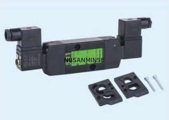 NAMUR Tipo di posto Valvola solenoide pneumatica a doppia bobina 0.2 - 1.0Mpa Pressione IP65 impermeabile